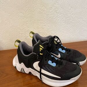 Nike Men's Giannis Immortality shoe, Black White University Blue